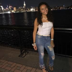 Meet your Posher, Britney